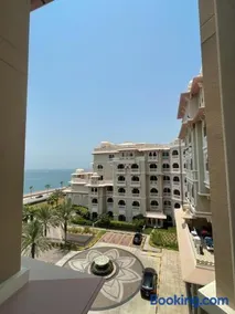 Royal Club By RVHR, Grandeur Residence Crescent Palm Jumeirah - Image 3