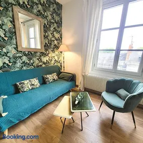 L'Écrin des Halles, Elégant T2, hyper-centre & Vieux-Tours - Image 3