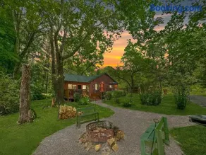 Brookside Cabin with HotTub and FirePit - Image 1