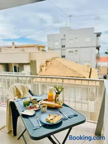 Spacious Apartment Right Next to Miramar Beach - Image 2