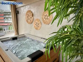 Athens Top Penthouse Apartment With Spa 5' to Metro - Image 1