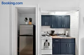 Perfect Cozy Studio in Center City with Fast WiFi - Image 3