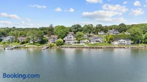 Waterfront Renovated Apartment - Image 2