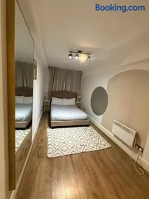 Fantastic 2 Bedroom near Hyde park and Paddington - Image 3