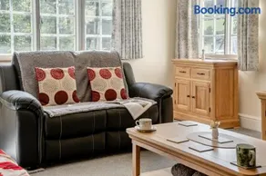 3 Bed in Scethrog oc-h30013 - Image 3