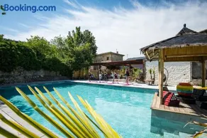 Magnifique domaine avec piscine - Image 1