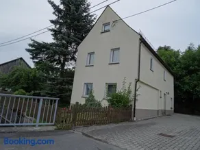 Ferienhaus Johanna & Ferienwohnung Thum - Image 2