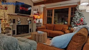 Brook Haus - Minutes to Ski! Pets OK! Hot tub soon! - Image 2