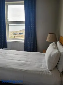 The Beach Hotel - Image 4
