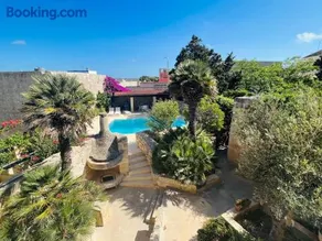 Wonderful 4br Farmhouse With Private Pool - Image 2