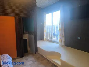 Private Room with Bathroom at Lily's Home - Image 3
