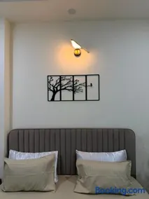 Rahnit Stayz Cozy Comfort Near Golf Course Road - Image 1