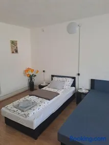 Türje Tourist Apartman - Image 2