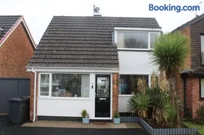 Beautiful home near beach - Image 2