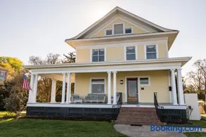 Clifton House - Big River North - Queen Suite, Mississippi River Views - Image 4