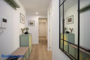 SingularStays El Puig III - Image 4