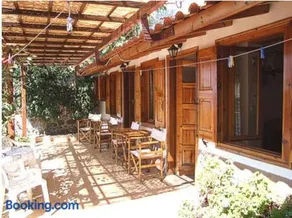 Lela's Kaptani Studio - Image 4