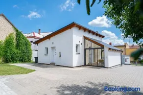 Moderní domek se zimní terasou a zahradou u Chrudimi - Image 1