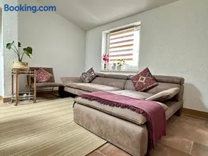 Modern apartment with space for 6 - Image 1