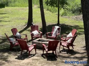 Wildwood by the Lake - Image 3