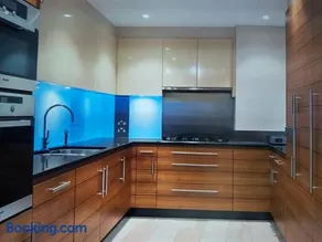 A Spacious Lateral Two Bedroom Two Bathroom Apartment - Image 3
