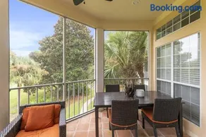 4 Br - 3 Ba Townhouse Walkable to Pool - Image 3