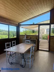 Chalet vue lavandes avec grande Terrasse au calme - Image 3