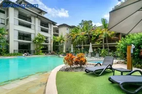 Private Apartments in the Temple Beachfront Resort Palm Cove - Image 3