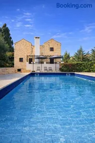 Villa Penelope Spacious Stone Villa in Douliana - Image 3
