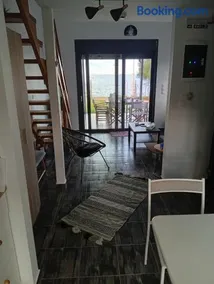 Σπίτι με σοφίτα μπροστά στη θάλασσα - Image 2
