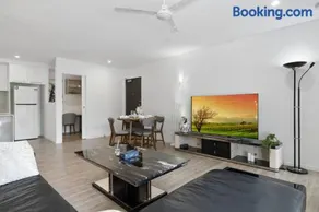 Perfect Spot Near CBD n UQ Spacious 2Beds Apt - Image 4
