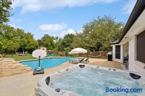 Luxury Gem in the Forest-Pool&Jacuzzi&Cinema&Games - Image 2