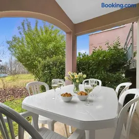 T3 chaleureux avec terrasse et piscine chauffée - Image 1