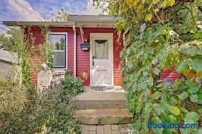 Boho Garden Bungalow Near IU, Downtown, EV Level 2 Station - Image 1