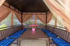 Whole 4BR House with Gazebo, Sleeps 8, Pet OK - Image 1