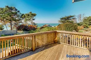 Oceanview Home with Guest Cottage & Artist Studio - Image 1