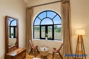 ELIVAAS Signature Belvedere Villa 4-BHK Villa With Pool, Garden & Bar - Image 3