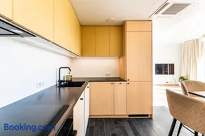 Kaluri Seaview Apartment - Image 2