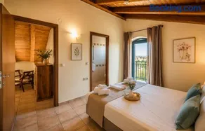 Niriides Villas - Image 3