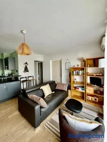 Appartement Cosy -2 chambres, Clim & Parking - Image 3