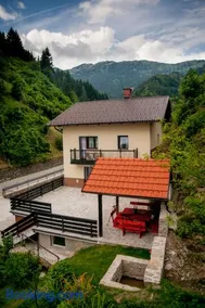 House Utrinek with free play room, jacuzzy and garage - Image 1