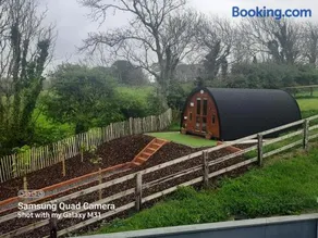 Ivy hill Glamping Pod - Image 1