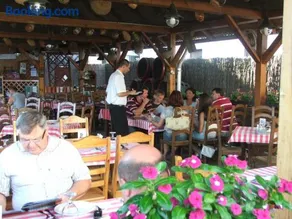 Vár Vendéglő Panzió - Image 2
