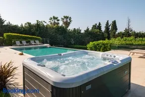 Phillyrėa Luxury Villas - Image 2