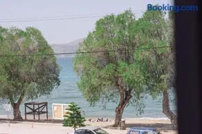 ARETOUSA Seafront House - Image 2