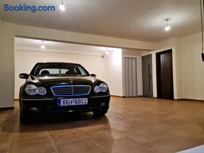 Lirtzis Luxury Villa - Image 2
