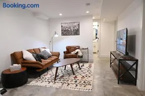 Modern and warm house - Image 3