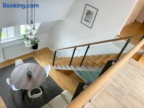 Charming Central Apartments - Image 3