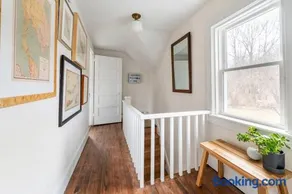Hillcrest Cottage - Charming Cottage with hot tub and view! - Image 5