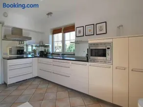 Luxury Beach Villa in Makkum with Sauna - Image 4